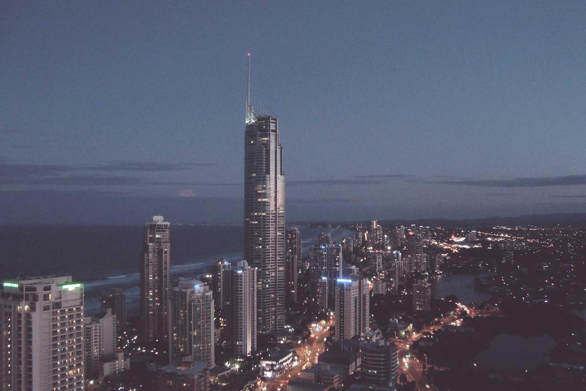 Xe Lăn Điện Hỗ Trợ Leo Cầu Thang – Giải Pháp Tự Chủ Cho Người Khuyết Tật 2025